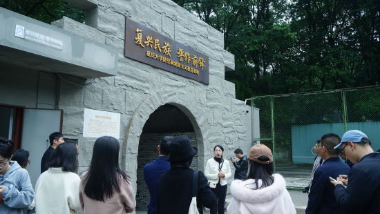 ͼΪഺ¡ഺҡ߽ѧնѩ