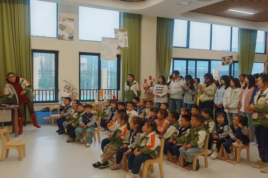 ͼΪԴְҵѧԺѧ׶԰áѩ 