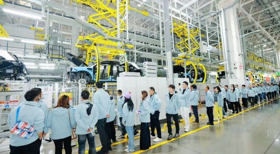 ͼΪ���Ѳι۹���������˹���� ��ͼ