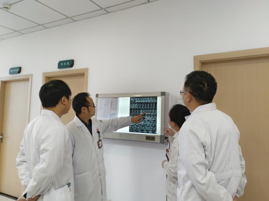 ͼΪ�ǿơ�����Ŷӿ�չ�������������ذ�ɽ��������Ժ ��ͼ