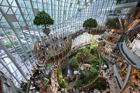 图为光环购物公园。两江新区宣传部 供图 图为光环购物公园。两江新区宣传部 供图