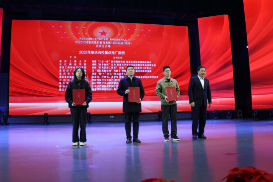 ͼΪֳ̨ӽ硷Ŀ ͼ