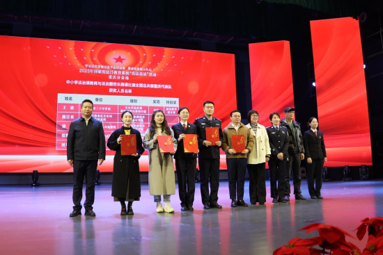 ͼΪֳ̨ӽ硷Ŀ ͼ