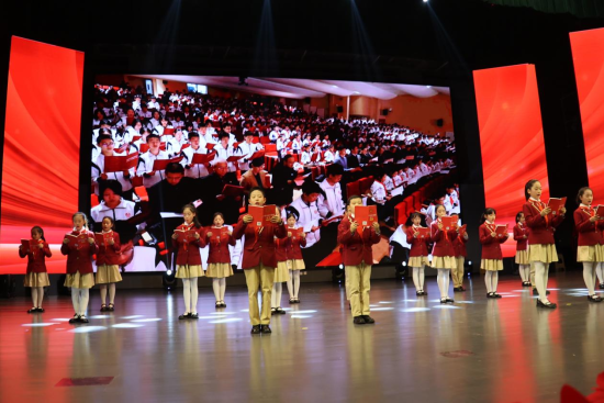 ͼΪֳ̨ӽ硷Ŀ ͼ