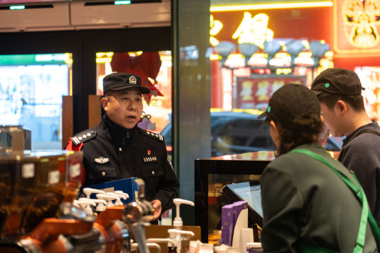 ͼΪ����Сΰ�������档���о�����ͼ