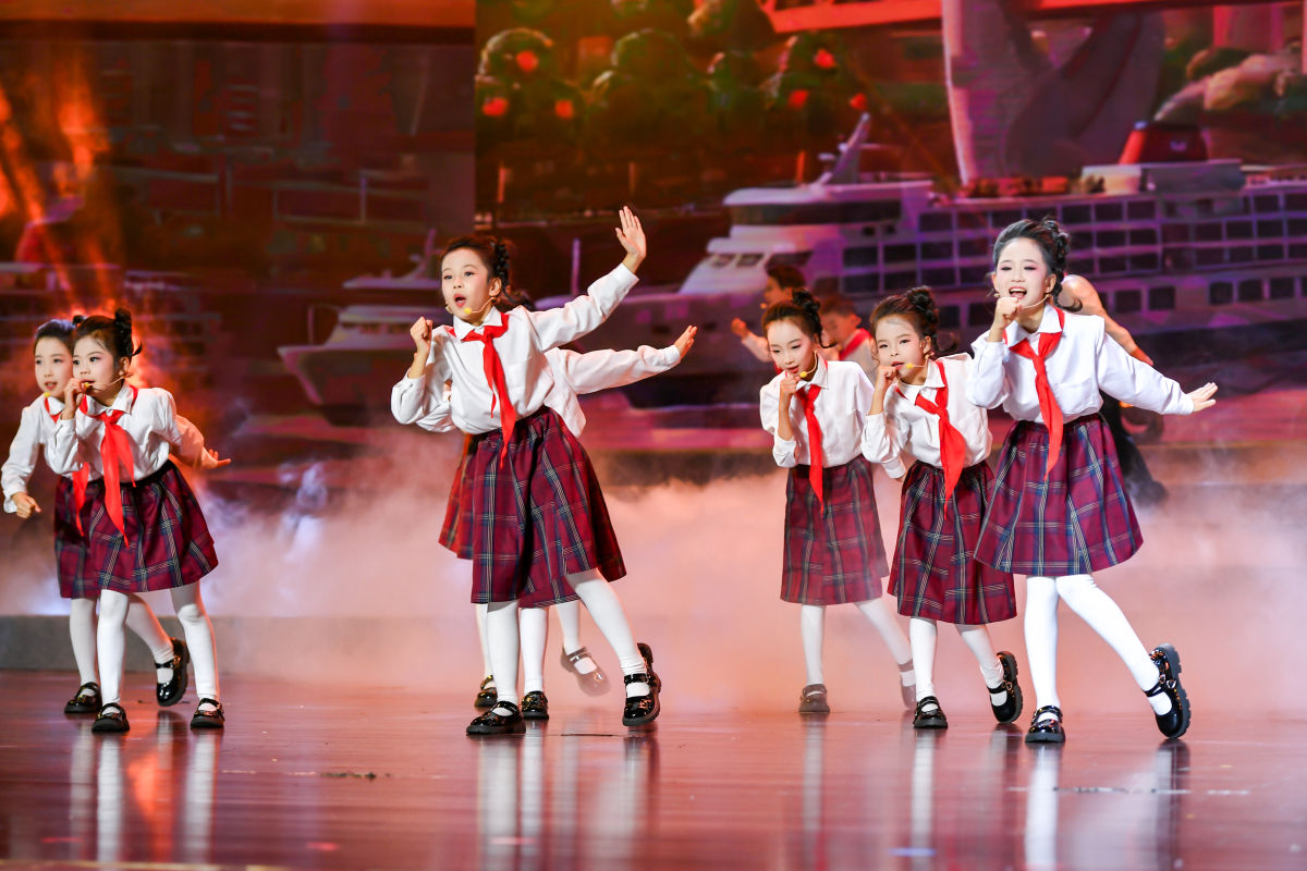 ͼΪ��Ŀ���ڻ����гɳ��������췽��ͼ