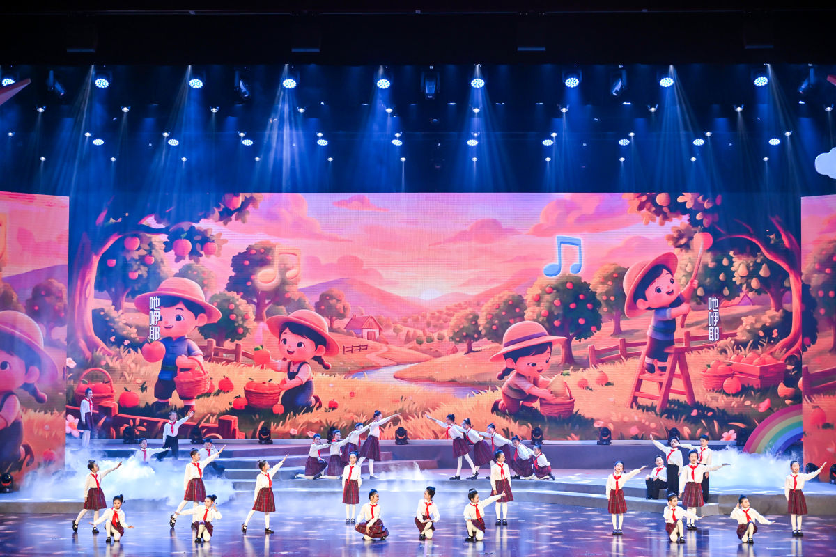 ͼΪ��Ŀ���ڻ����гɳ��������췽��ͼ