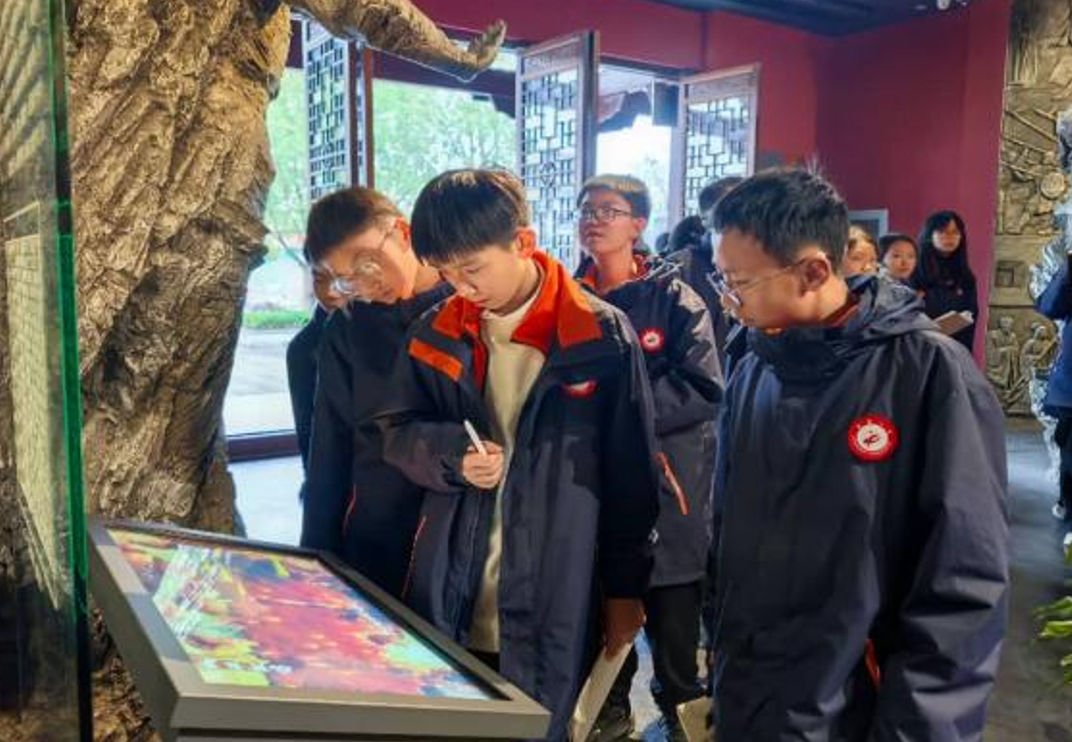 ͼΪѧ���ι����ݲ���ݡ����� ��