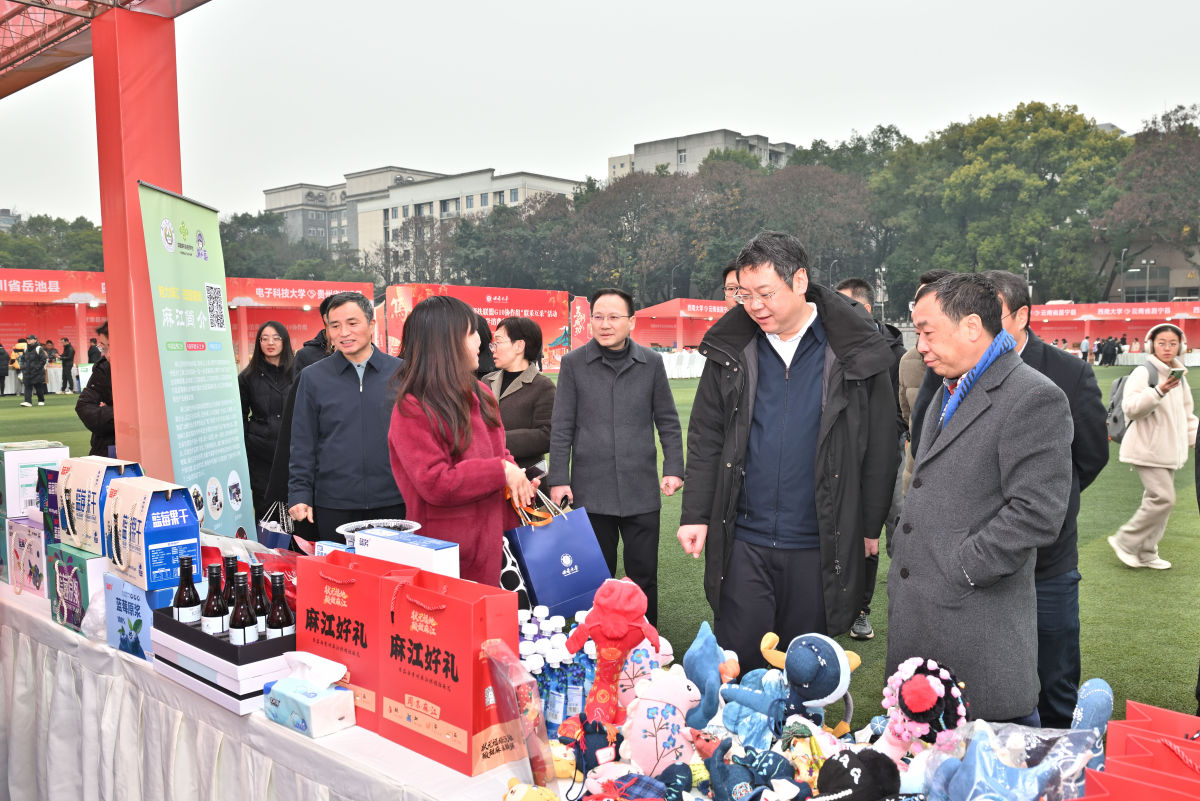 ͼΪ��ֳ������췽��ͼ