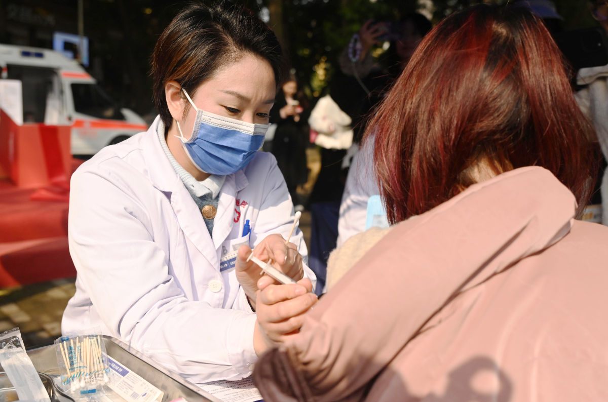 ͼΪ��ֳ������췽��ͼ