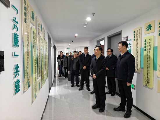 2025年12月8日,市委直属机关工委在巫山县纪委监委调研“六清六廉”清廉机关建设工作。市委直属机关工委供图 2025年12月8日,市委直属机关工委在巫山县纪委监委调研“六清六廉”清廉机关建设工作。市委直属机关工委供图