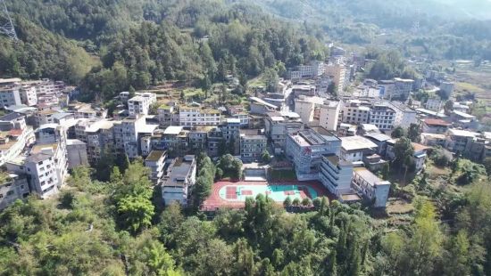 图为学校全景。重庆电视台《教育新视界》栏目供图 图为学校全景。重庆电视台《教育新视界》栏目供图