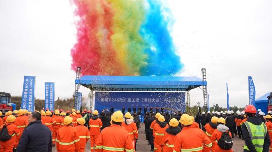 ͼΪ������ʽ�ֳ���������