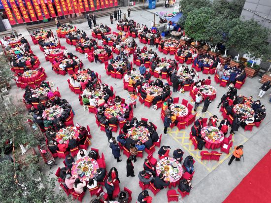 ͼΪ��ֳ������췽 ��ͼ