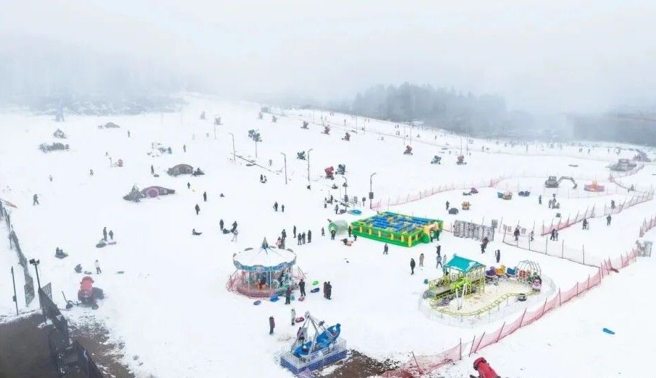 ͼΪ��Ůɽ���ʻ�ѩ������¡������ͼ