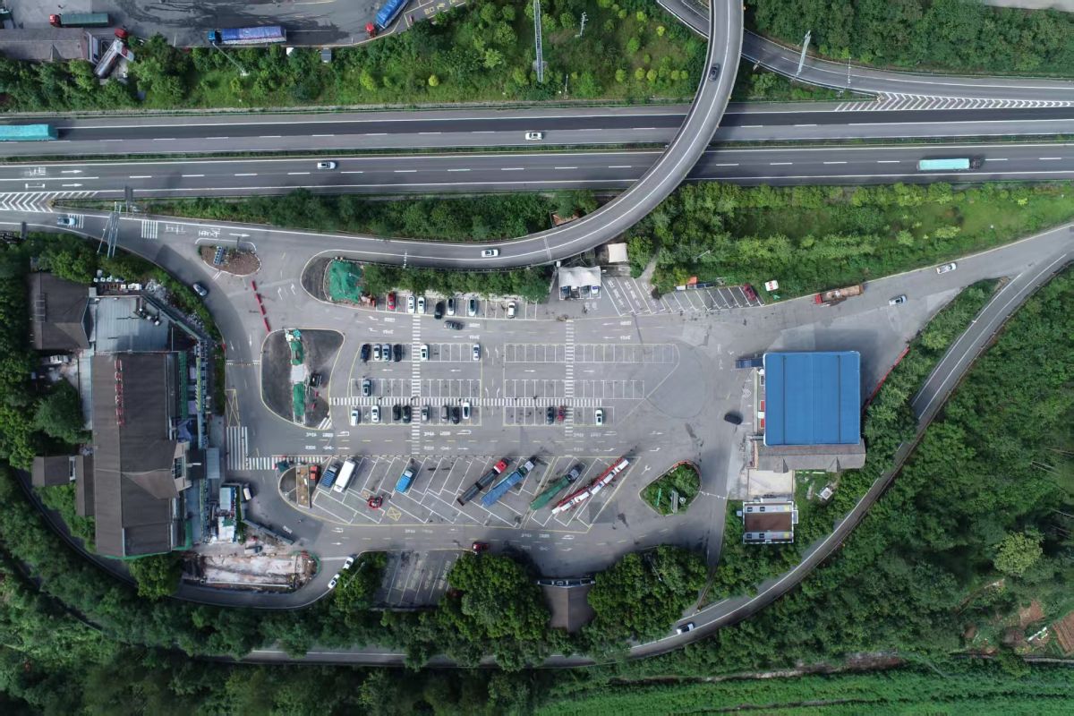 ͼΪ������ٵ�һ�������������콻ִͨ�����Ź�ͼ