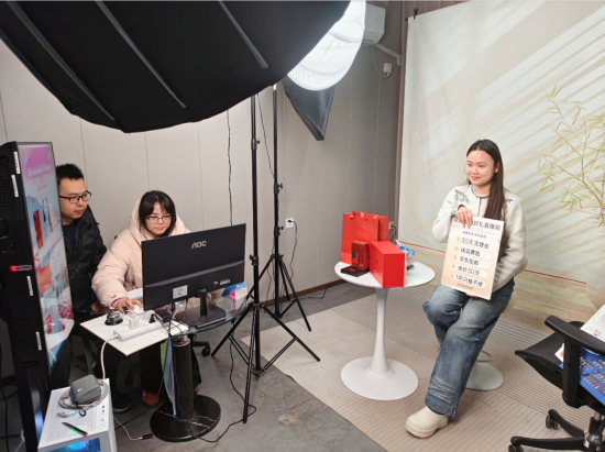 ͼΪ�������������Ʒֱ���䡣�ܷ��� ��ͼ