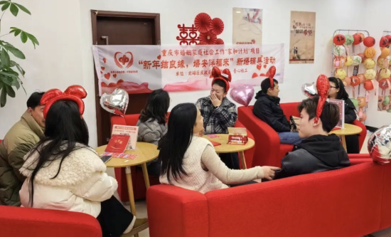 ͼΪ�����������ֻ����ǼǴ�Ϊ���˿�չ�»鸨���������������� ��ͼ