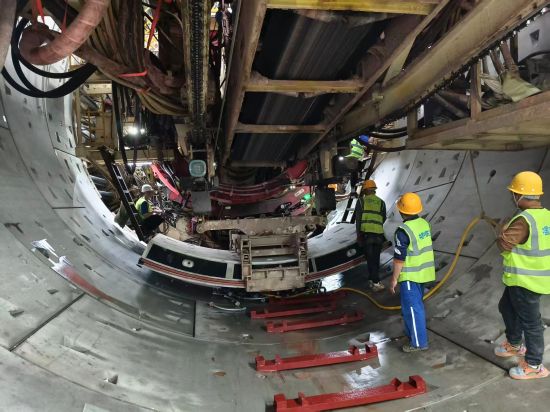 ͼΪ���ؽ����ֳ������콻ͨ��Ͷ���� ��ͼ