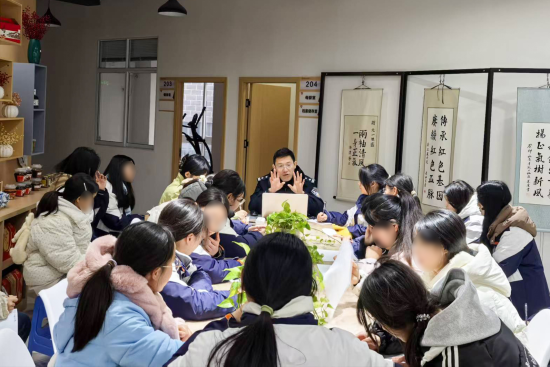 图为活动现场。刘川东 摄 图为活动现场。刘川东 摄