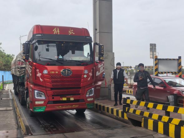 图为涉案车辆。重庆交通执法部门 供图 图为涉案车辆。重庆交通执法部门 供图