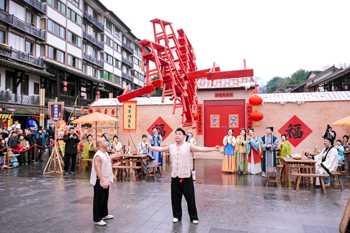 ͼΪ�������չʾ��ʹ����������Ļ������η�չίԱ�ṩͼ