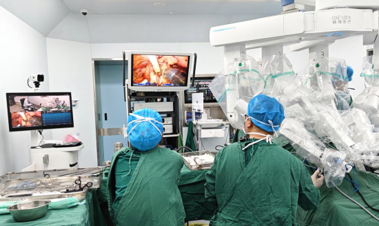 图为手术现场。陆军军医大学第二附属医院(新桥医院) 供图 图为手术现场。陆军军医大学第二附属医院(新桥医院) 供图
