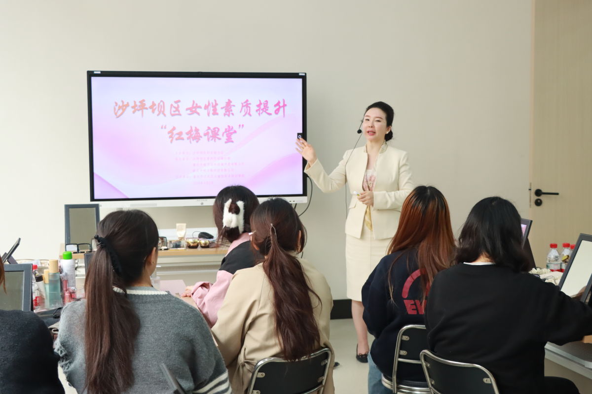 ͼΪ��ֳ������췽��ͼ