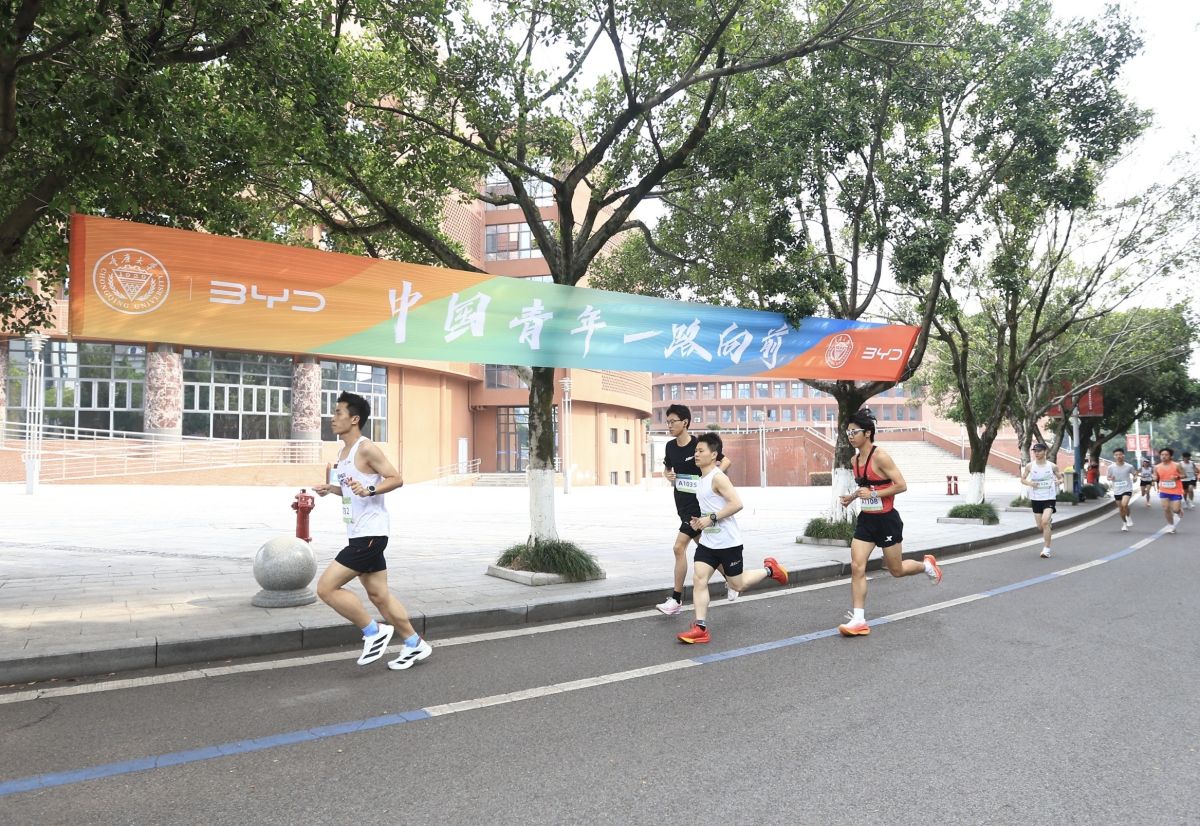 ͼΪ��ֳ������췽��ͼ