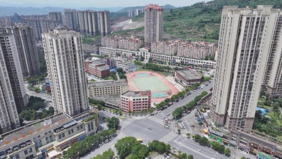 图为丰都县融智学校航拍图。 丰都县委宣传部供图 图为丰都县融智学校航拍图。 丰都县委宣传部供图