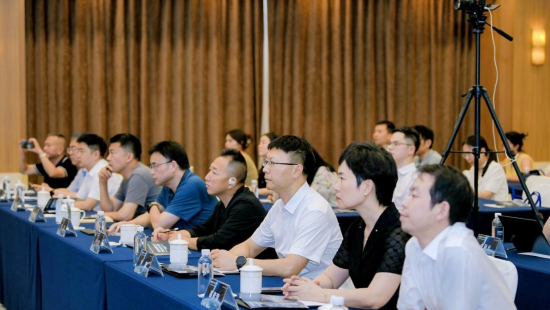 ͼΪ�ƽ���ֳ������췽��ͼ