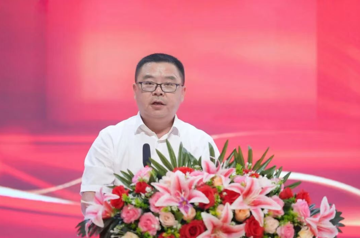 图为忠县忠州中学校长袁平讲话。忠县忠州中学供图 图为忠县忠州中学校长袁平讲话。忠县忠州中学供图