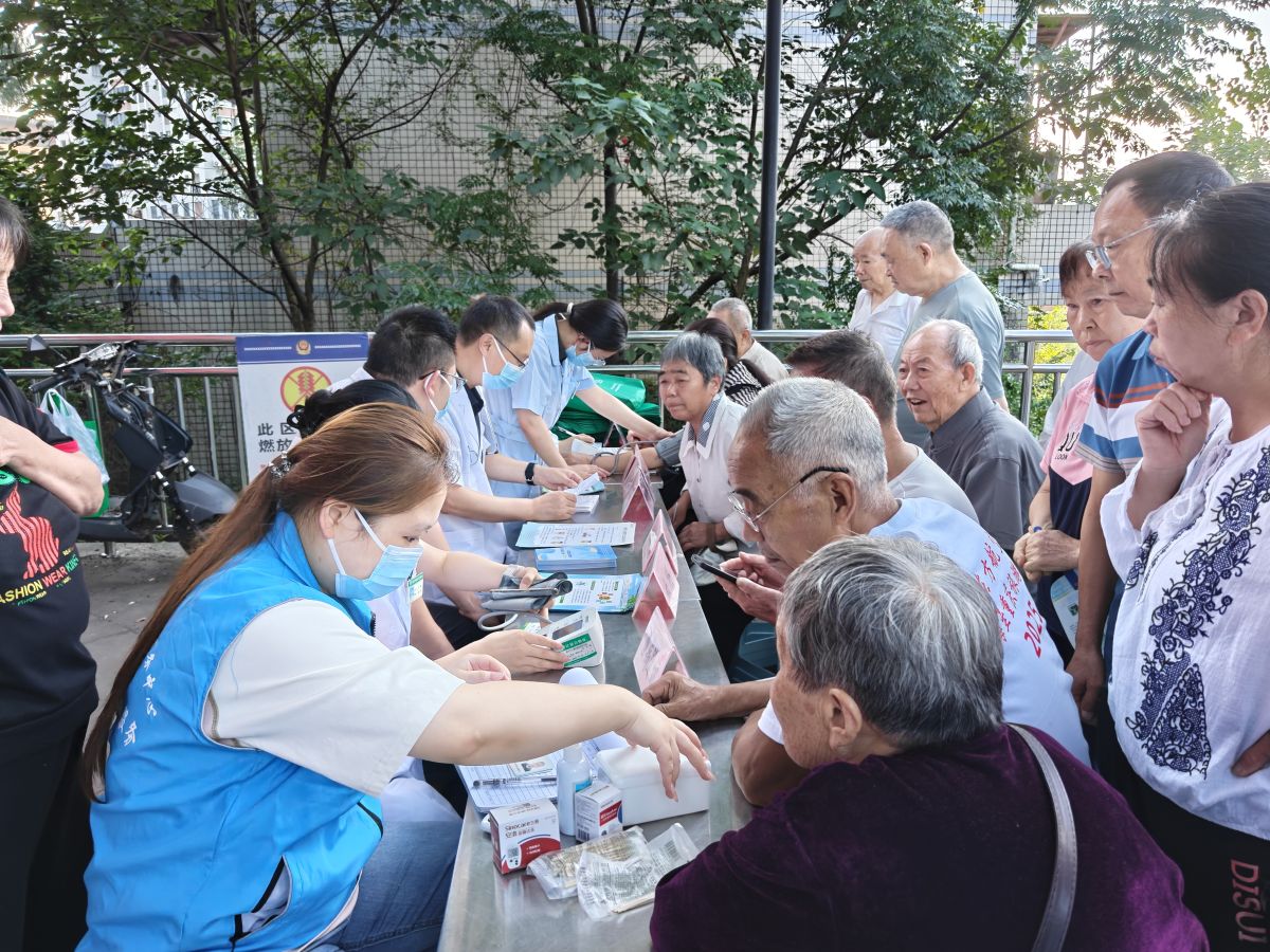 图为义诊活动现场。huo'd 图为义诊活动现场。huo'd