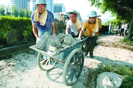 重庆:创新干部教育 打造科学发展精锐之师