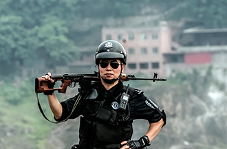 他们以实战技能为突破口,内强素质,外树形象,将北碚特警支队打造成