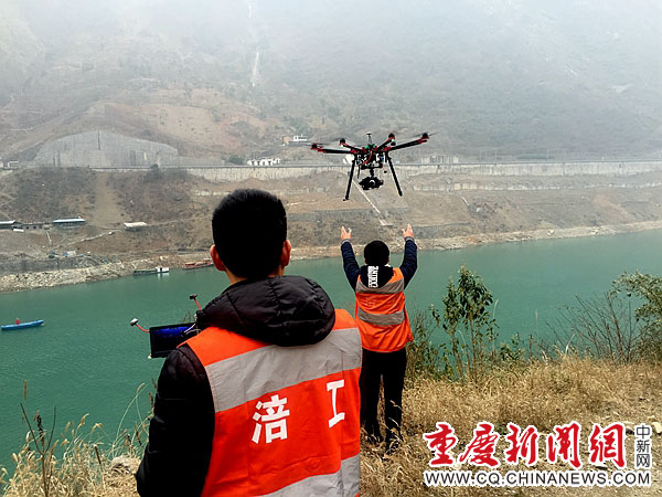 成都铁路局:科技创新无人机助力铁路防洪安全