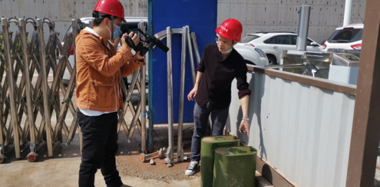 图为明查暗访现场。两江新区安委办供图 图为明查暗访现场。两江新区安委办供图