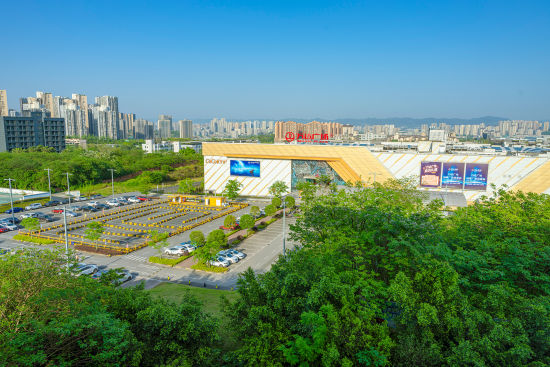 图为万达广场。 钟戈 摄 图为万达广场。 钟戈 摄