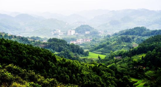 图为东温泉自然美景。 巴南区融媒体中心供图 图为东温泉自然美景。 巴南区融媒体中心供图