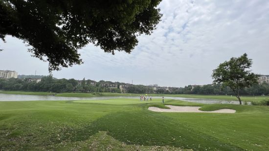 重庆市高尔夫球常青巡回赛第一站在庆隆南山高尔夫球会举行