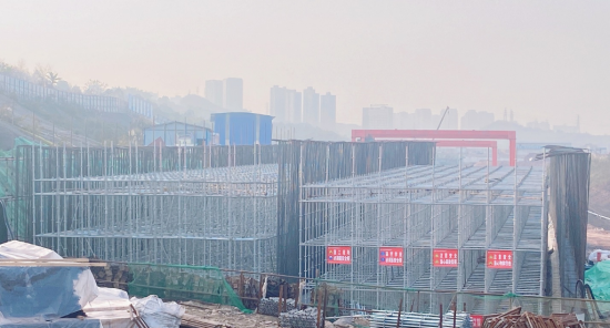 甘秋立交施工现场。 两江新区建管中心供图 甘秋立交施工现场。 两江新区建管中心供图