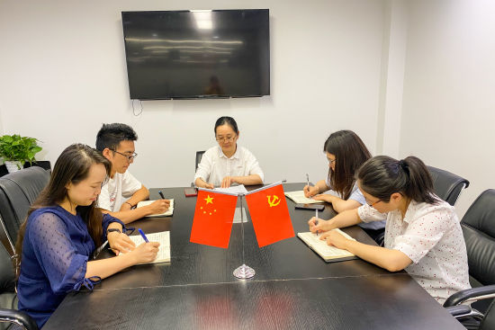 海润节能党支部党员认领攻坚任务。星系列楼宇党委供图 海润节能党支部党员认领攻坚任务。星系列楼宇党委供图