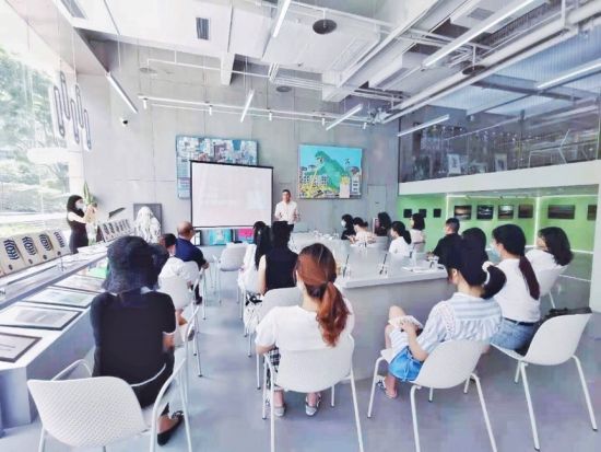 图为收纳知识分享沙龙活动现场。 受访者供图 图为收纳知识分享沙龙活动现场。 受访者供图