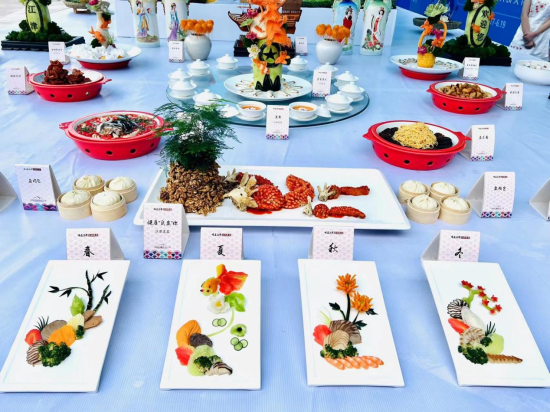 图为富硒美食现场展示。陈媛 摄 图为富硒美食现场展示。陈媛 摄