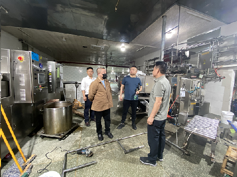 图为重庆璧山工银村镇银行现场走访受困企业。璧山工银村镇银行供图 图为重庆璧山工银村镇银行现场走访受困企业。璧山工银村镇银行供图
