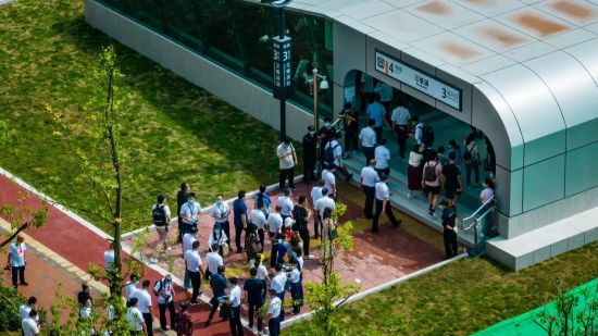 ͼΪ���ڽ�����������ͨ4���߶�������Ϫվ�˳��������˾ֹ�ͼ