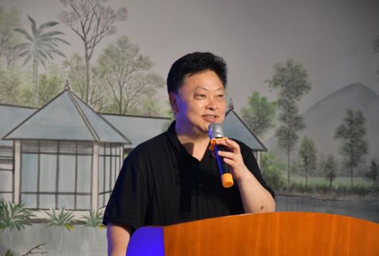 成都中医药大学重庆校友会会长、成都中医药大学校友企业家联盟会长白礼西。 中国高校重庆校友会医药大健康联盟供图 成都中医药大学重庆校友会会长、成都中医药大学校友企业家联盟会长白礼西。 中国高校重庆校友会医药大健康联盟供图
