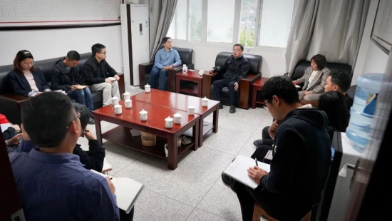 图为奥雅纳团队与当地相关部门交流,并展开实地考察。奥雅纳 供图 图为奥雅纳团队与当地相关部门交流,并展开实地考察。奥雅纳 供图