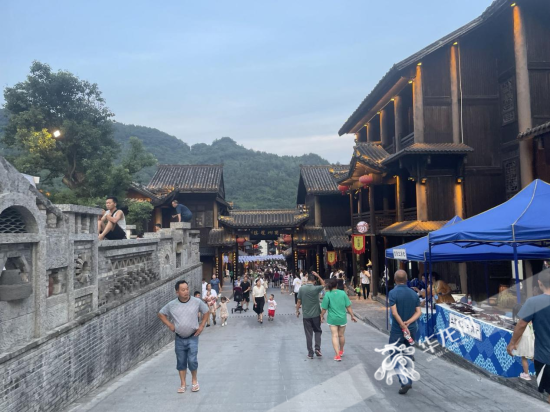 胡君寒 摄 胡君寒 摄
