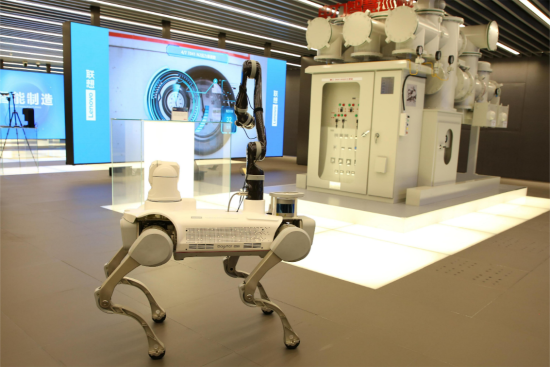 图为联想晨星智慧狗巡检演示。联想集团供图 图为联想晨星智慧狗巡检演示。联想集团供图